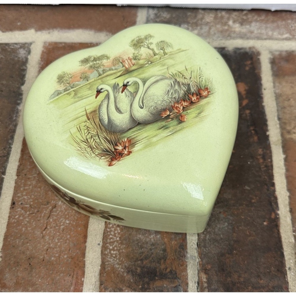Vintage 1975 Heart Shaped Box Ceramic Hand painted Nesting Swans Trinket Green